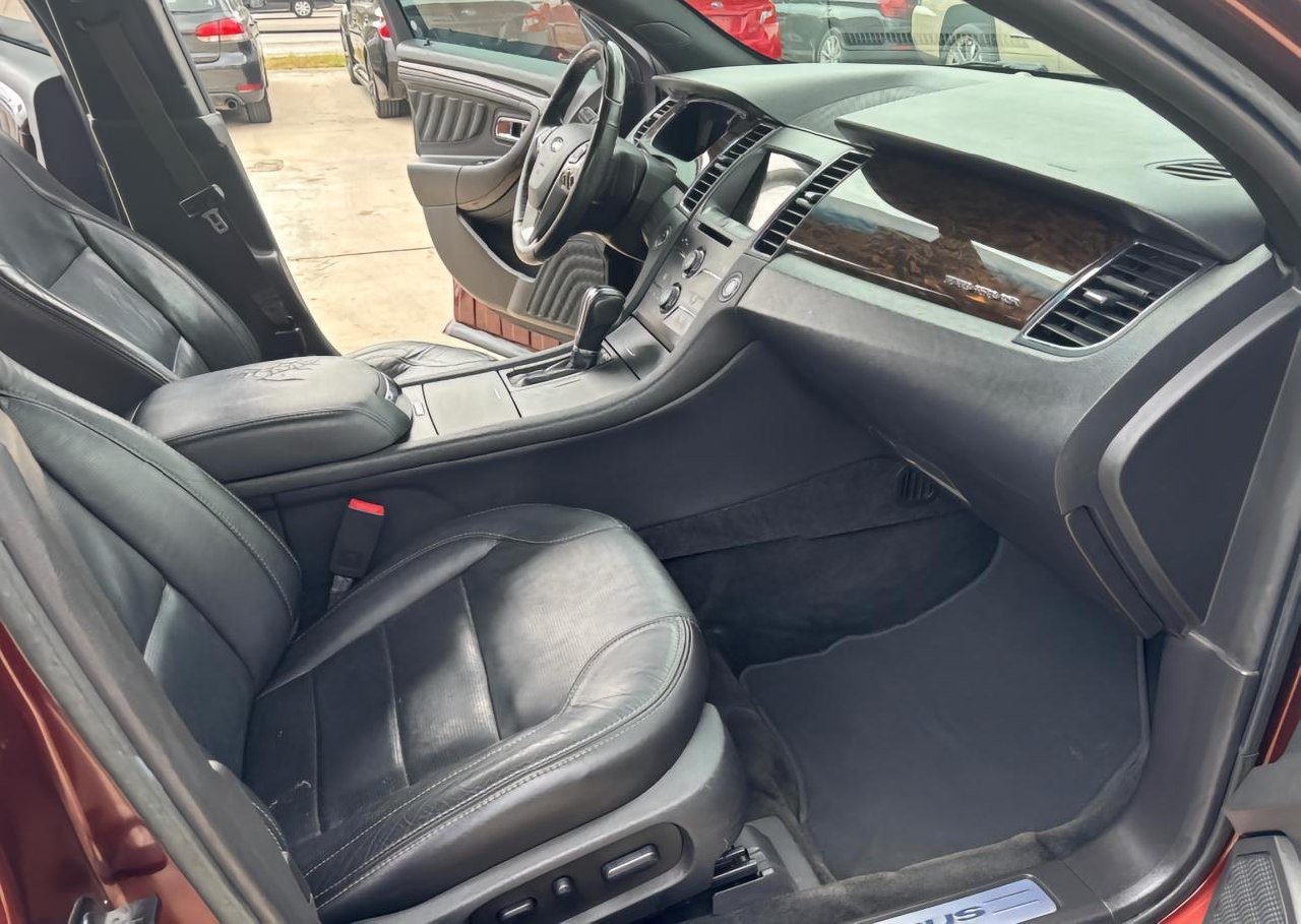 Ford TAURUS