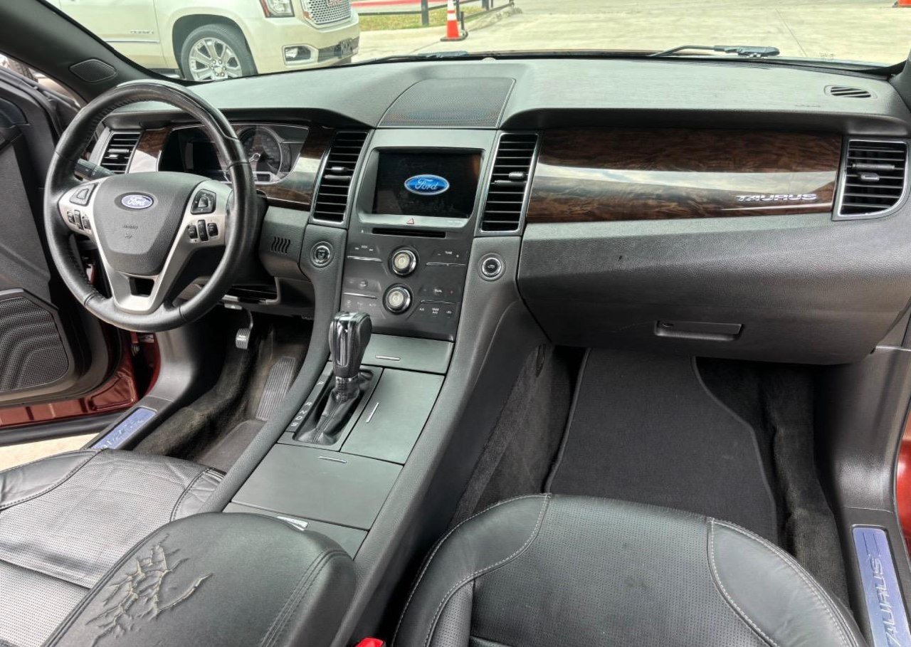 Ford TAURUS
