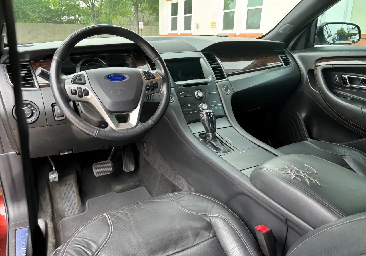 Ford TAURUS