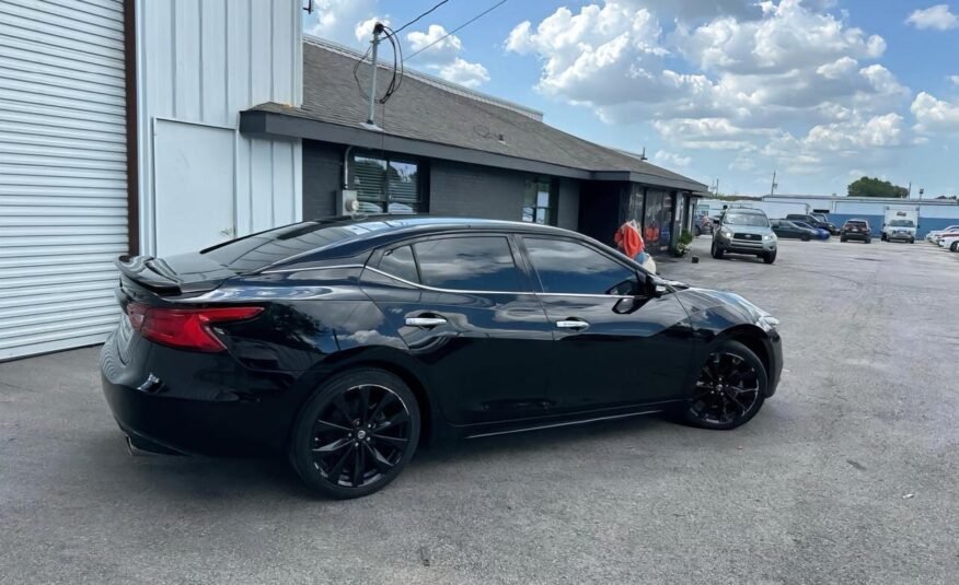 Nissan Maxima