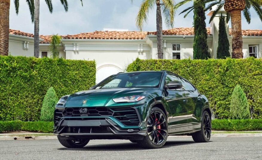 Lamborghini Urus. Sport Utility 4D