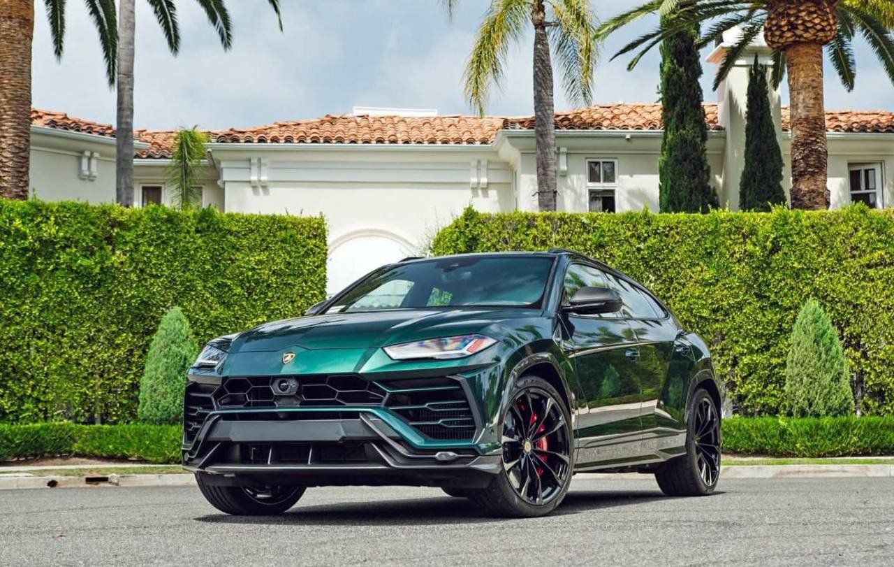 Lamborghini Urus. Sport Utility 4D