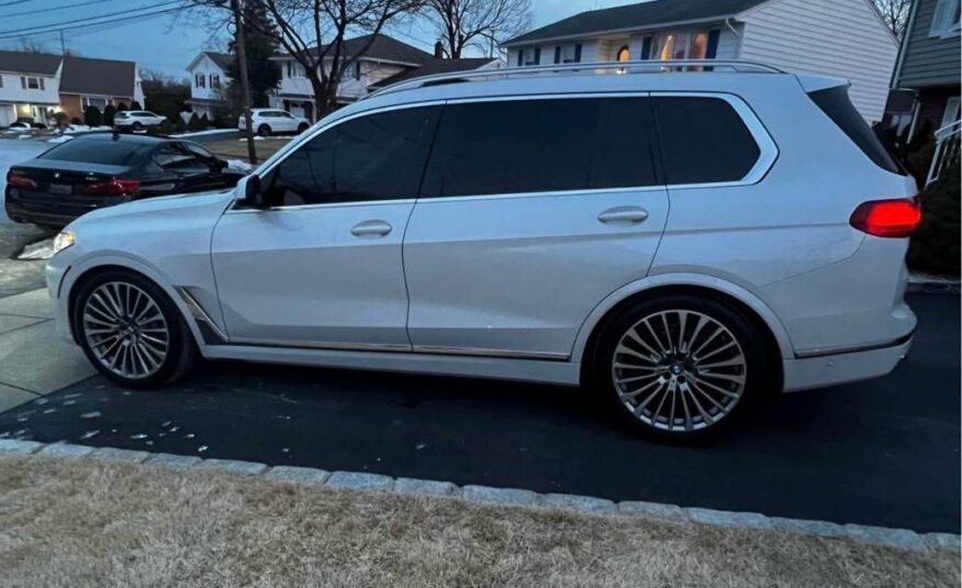 2020 BMW X7 • Drive40 Sport Utility 4D