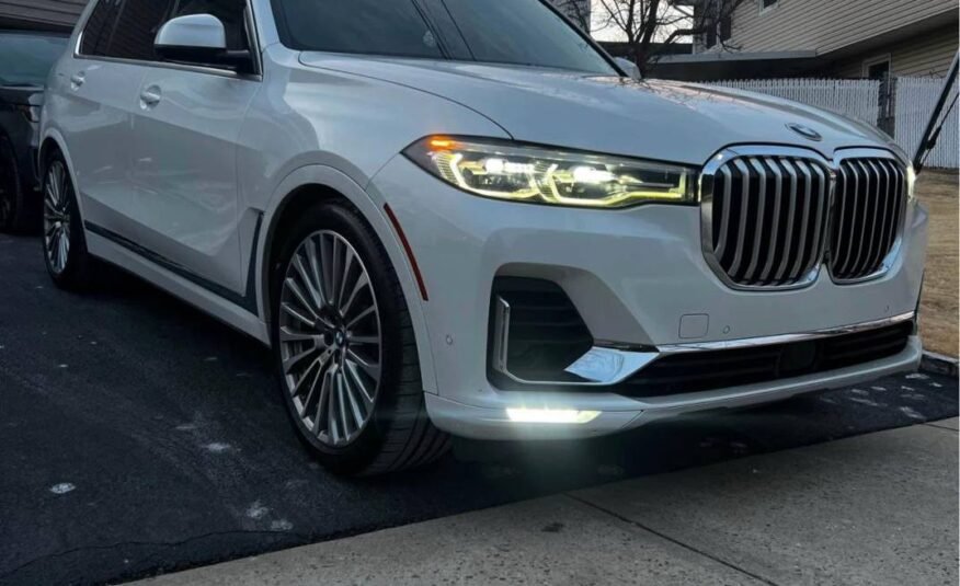 2020 BMW X7 • Drive40 Sport Utility 4D