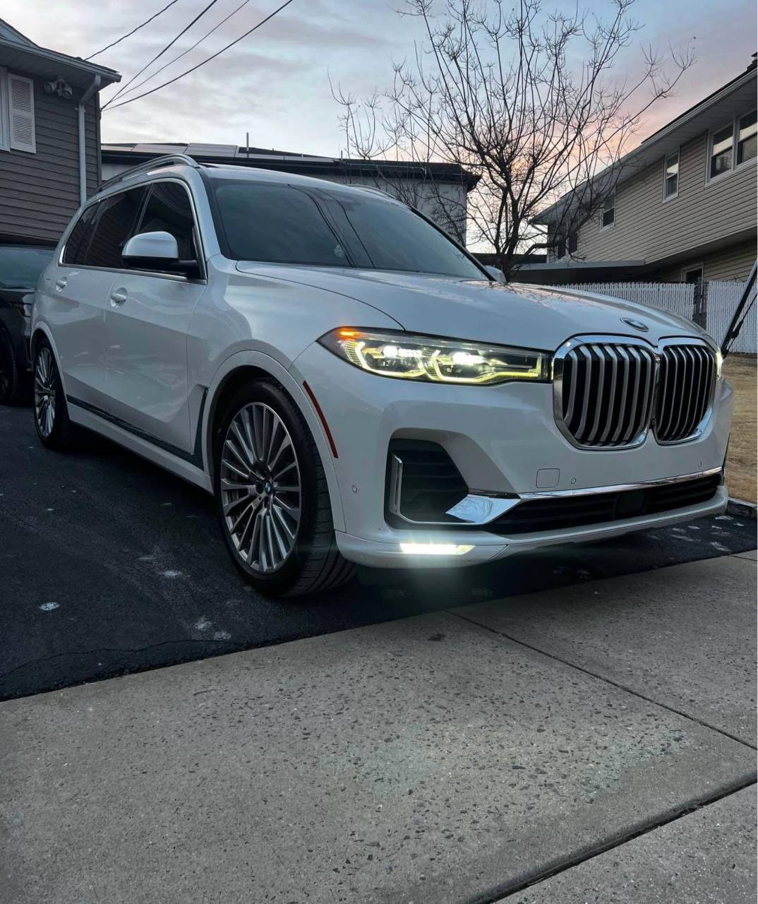 2020 BMW X7 • Drive40 Sport Utility 4D