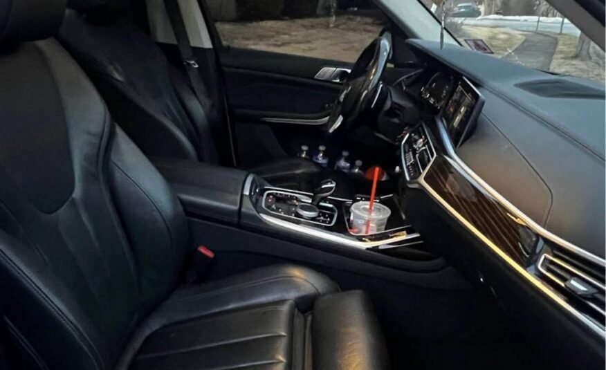 2020 BMW X7 • Drive40 Sport Utility 4D