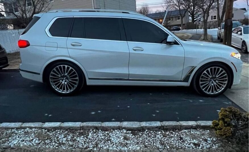 2020 BMW X7 • Drive40 Sport Utility 4D