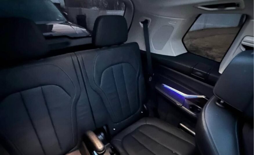 2020 BMW X7 • Drive40 Sport Utility 4D