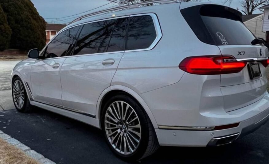 2020 BMW X7 • Drive40 Sport Utility 4D