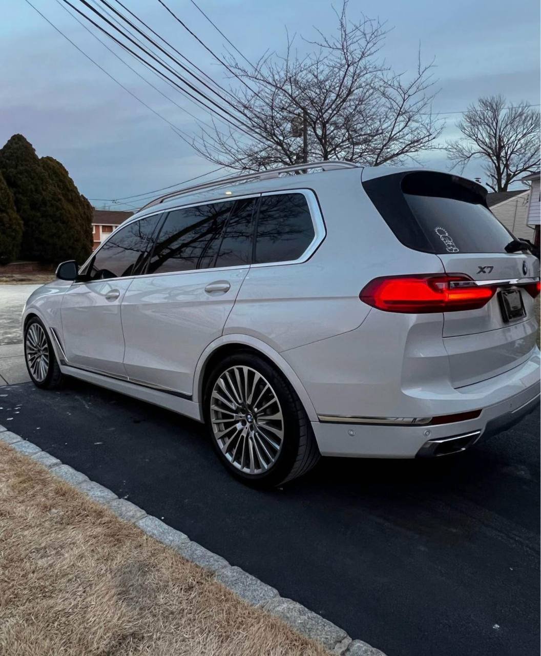 2020 BMW X7 • Drive40 Sport Utility 4D
