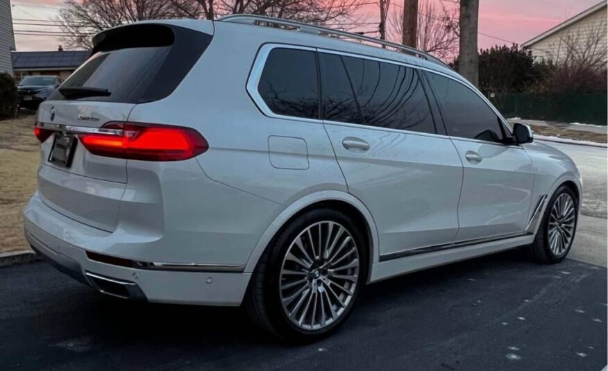 2020 BMW X7 • Drive40 Sport Utility 4D