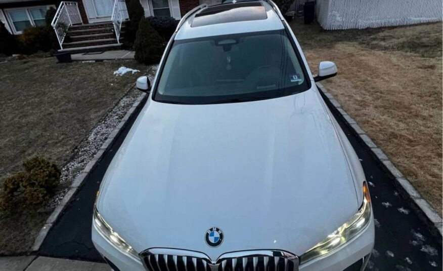 2020 BMW X7 • Drive40 Sport Utility 4D