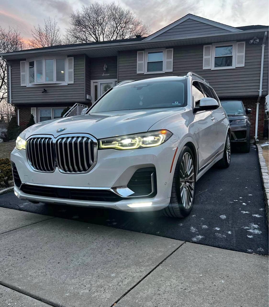 2020 BMW X7 • Drive40 Sport Utility 4D