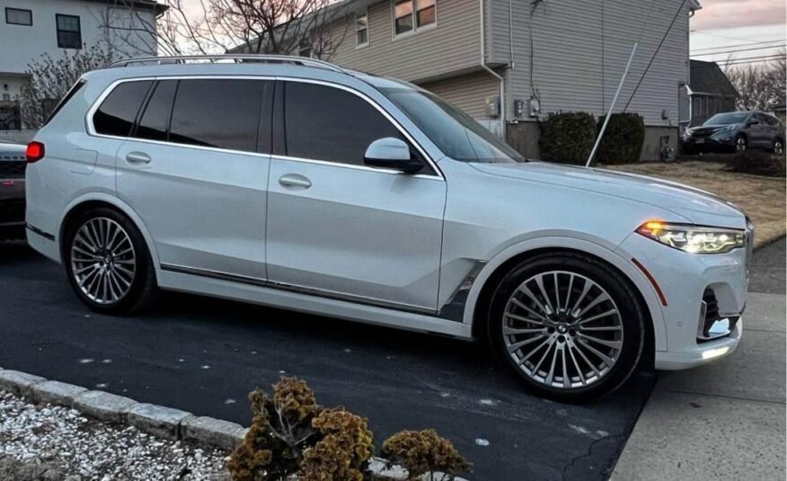 2020 BMW X7 • Drive40 Sport Utility 4D