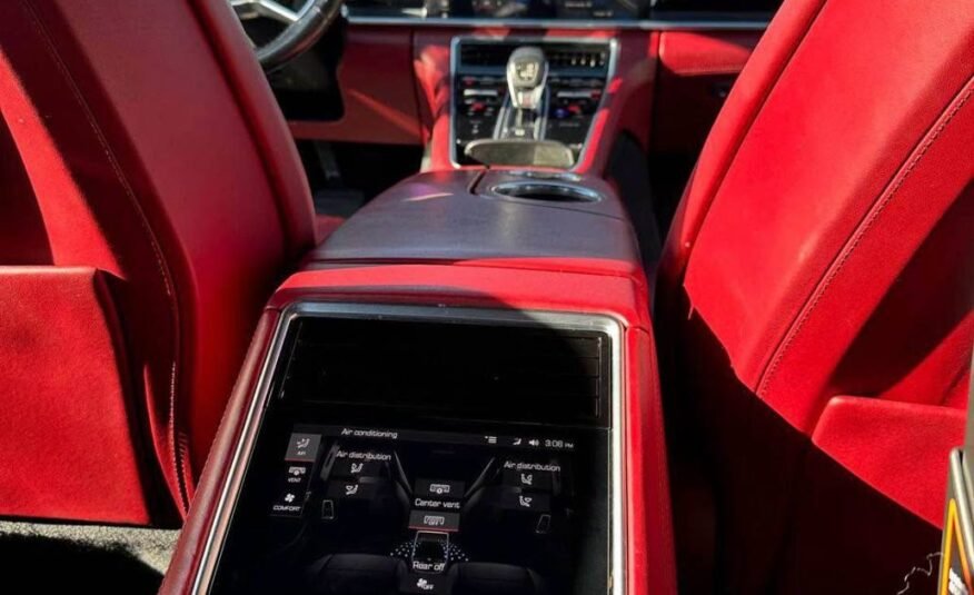 2018 Porsche Panamera