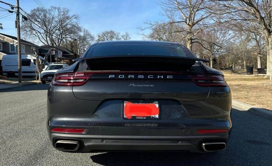 2018 Porsche Panamera