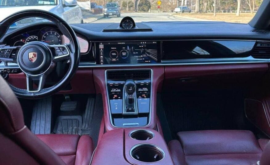 2018 Porsche Panamera