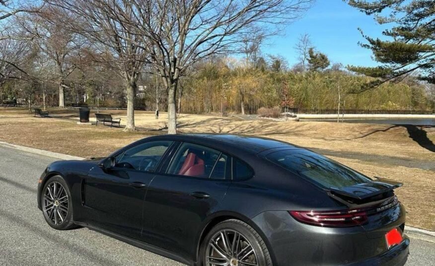 2018 Porsche Panamera